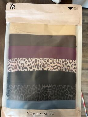 *NIP* Victoria's Secret 7-Pack Seamless Thongs - Neutral/Animal Print Mix - Sz M